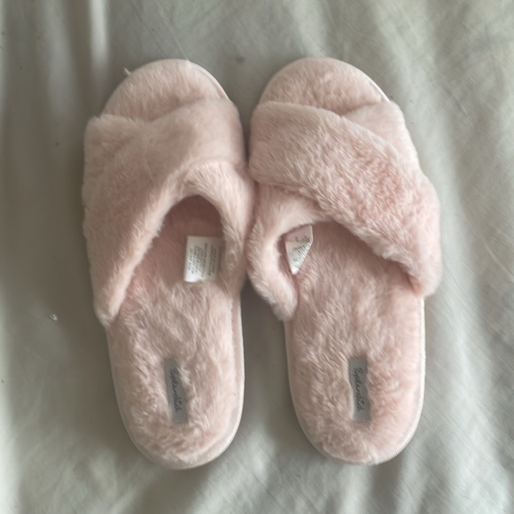 SPLENDID Pink Slippers - Picture 2 of 4